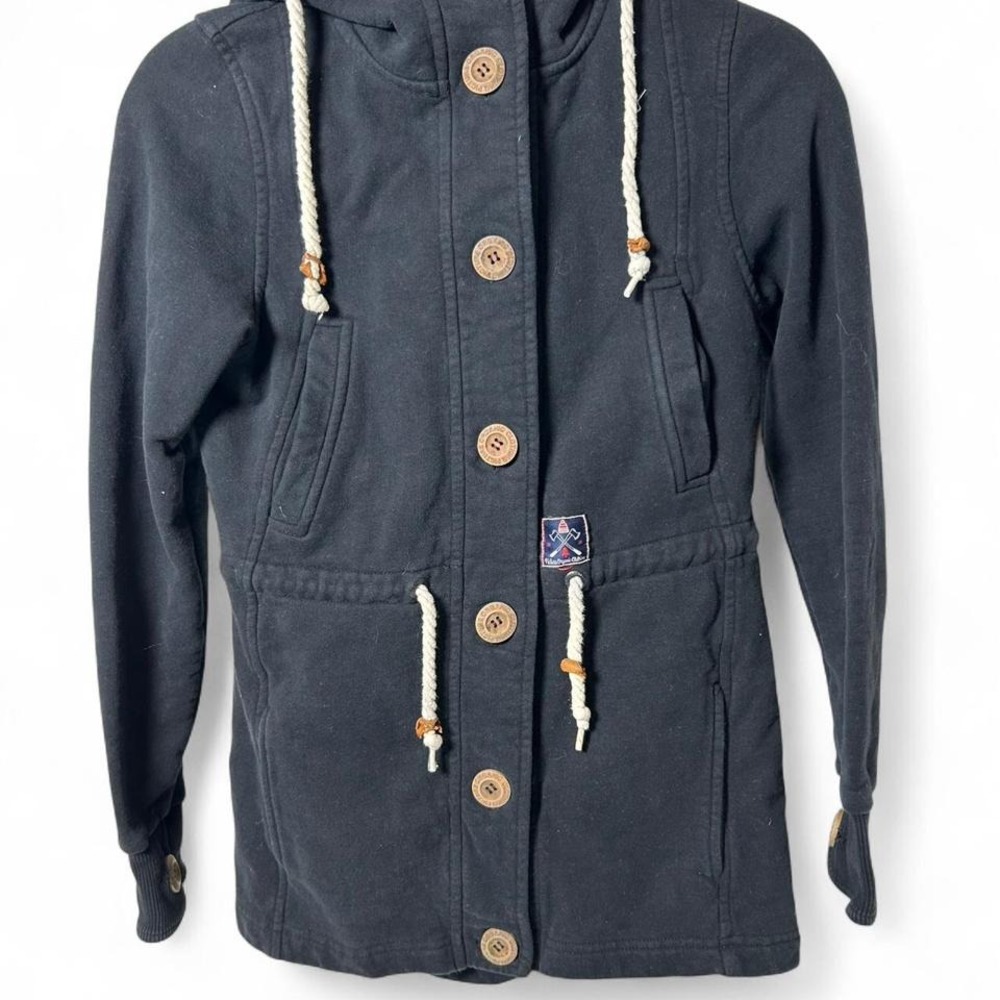 ,‎ two front pockets, and a hood. jacket